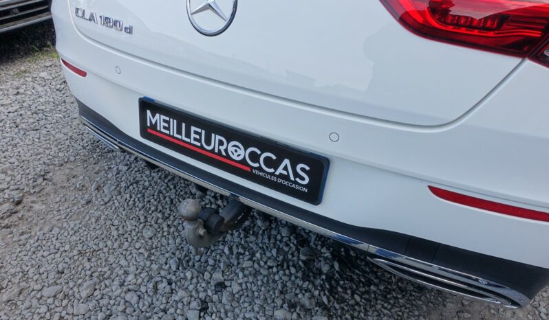 MERCEDES CLA 180D BERLINE AMG-LINE complet