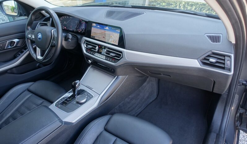 BMW 320 E TOURING HYBRIDE RECHARGEABLE 204 CH complet