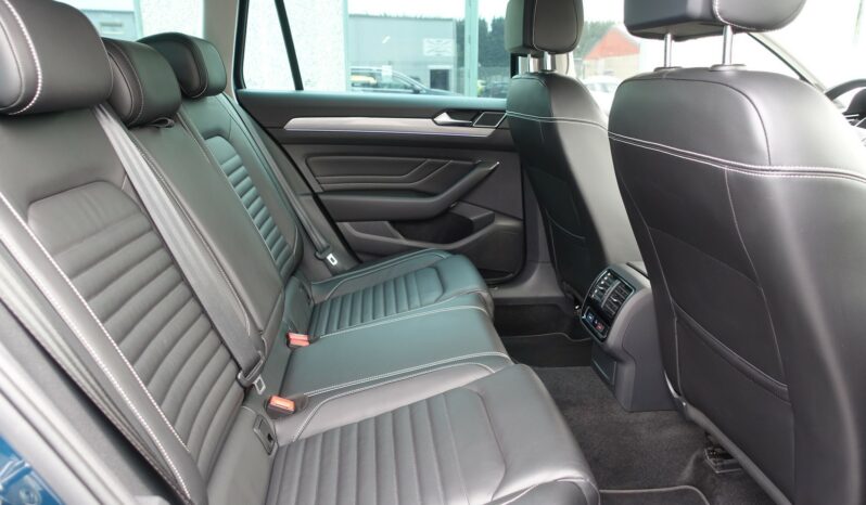 VOLKSWAGEN PASSAT SW 218 CH GTE HYBRIDE RECHARGEABLE DSG complet