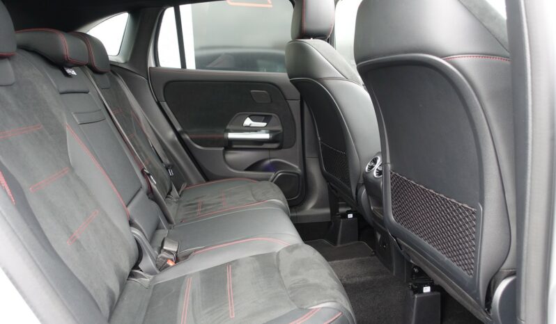 MERCEDES CLASSE GLA 250 E HYBRIDE RECHARGEABLE 262 CH AMG-LINE complet