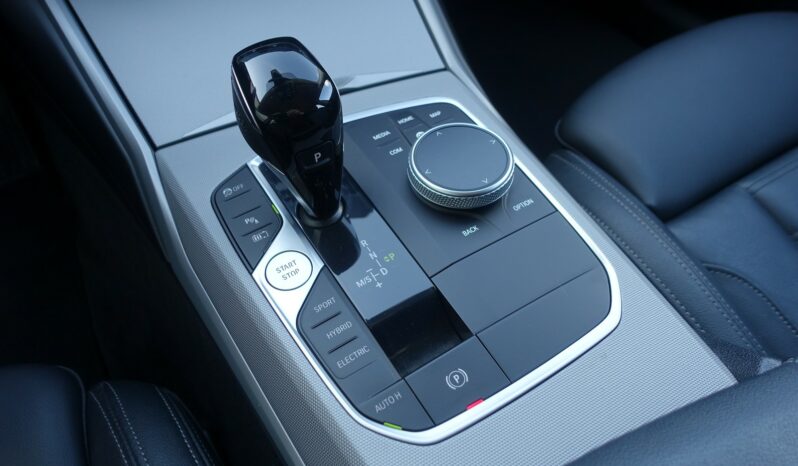 BMW 320 E TOURING HYBRIDE RECHARGEABLE 204 CH complet