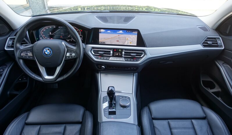 BMW 320 E TOURING HYBRIDE RECHARGEABLE 204 CH complet