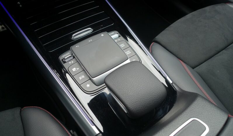 MERCEDES CLASSE GLA 250 E HYBRIDE RECHARGEABLE 262 CH AMG-LINE complet