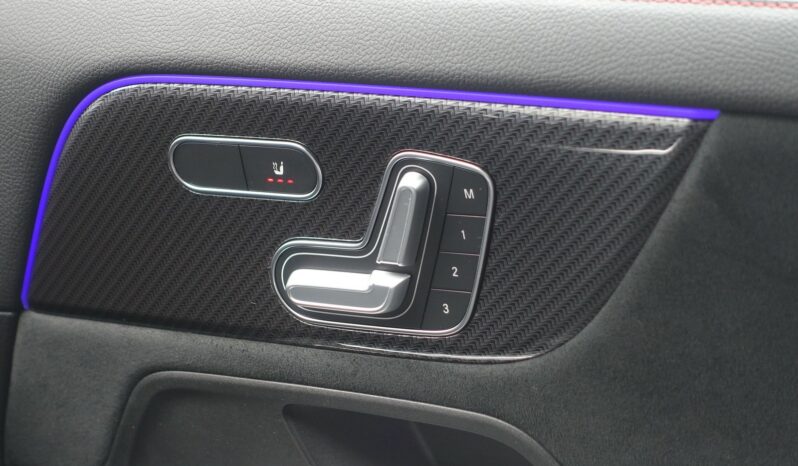 MERCEDES CLASSE GLA 250 E HYBRIDE RECHARGEABLE 262 CH AMG-LINE complet