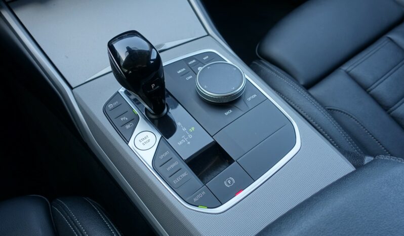 BMW 320 E TOURING HYBRIDE RECHARGEABLE 204 CH complet