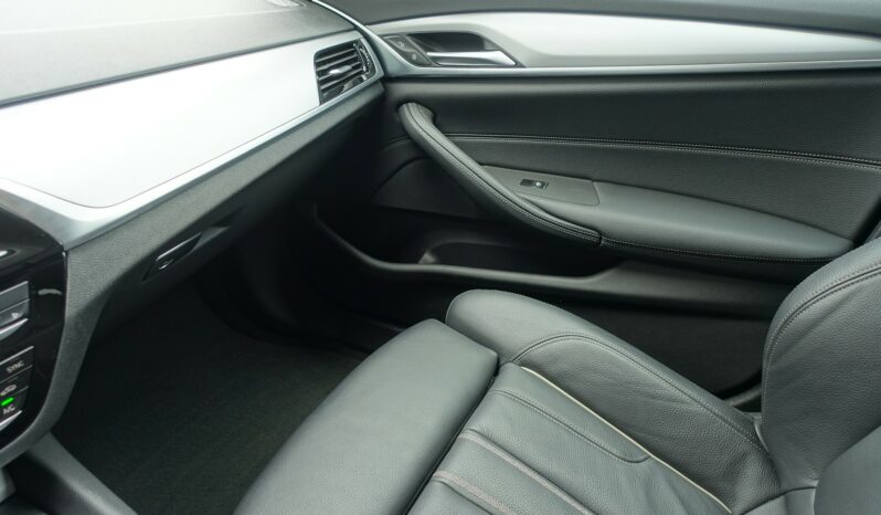 BMW 520 E HYBRIDE RECHARGEABLE 204 CH complet