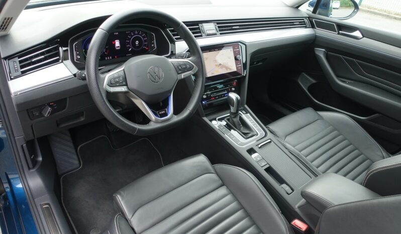 VOLKSWAGEN PASSAT SW 218 CH GTE HYBRIDE RECHARGEABLE DSG complet