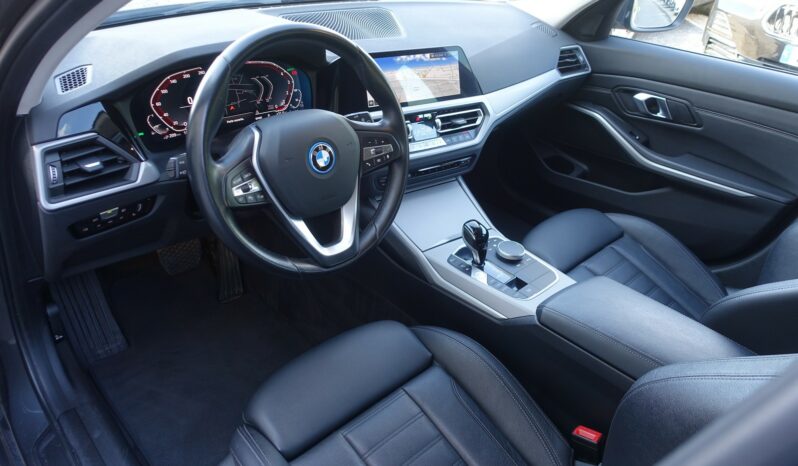 BMW 320 E TOURING HYBRIDE RECHARGEABLE 204 CH complet