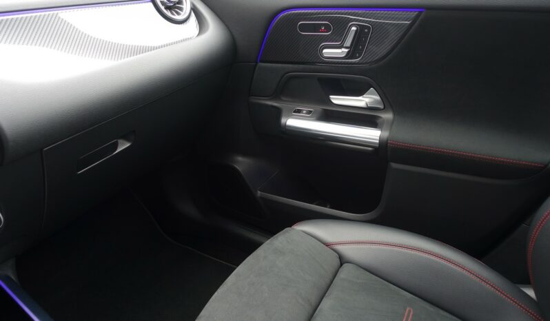 MERCEDES CLASSE GLA 250 E HYBRIDE RECHARGEABLE 262 CH AMG-LINE complet