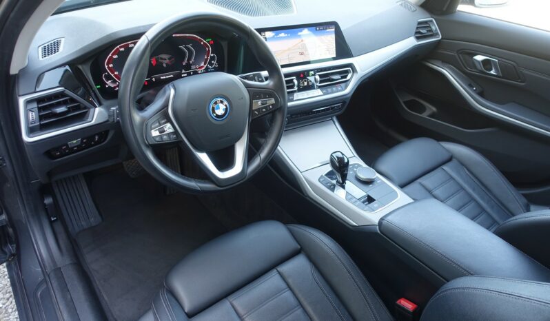 BMW 320 E TOURING HYBRIDE RECHARGEABLE 204 CH complet