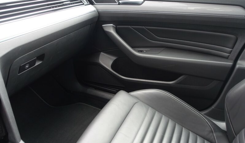 VOLKSWAGEN PASSAT SW 218 CH GTE HYBRIDE RECHARGEABLE DSG complet