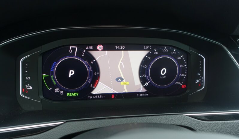 VOLKSWAGEN PASSAT SW 218 CH GTE HYBRIDE RECHARGEABLE DSG complet