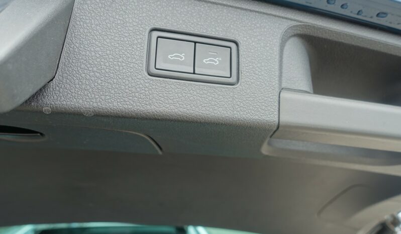 VOLKSWAGEN PASSAT SW 218 CH GTE HYBRIDE RECHARGEABLE DSG complet
