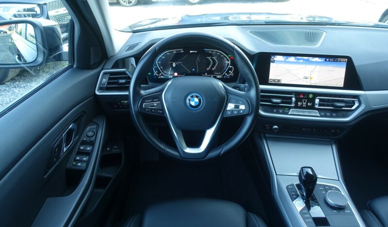 BMW 320 E TOURING HYBRIDE RECHARGEABLE 204 CH complet