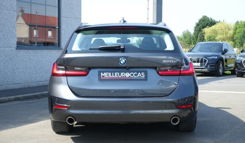BMW 320 E TOURING HYBRIDE RECHARGEABLE 204 CH complet