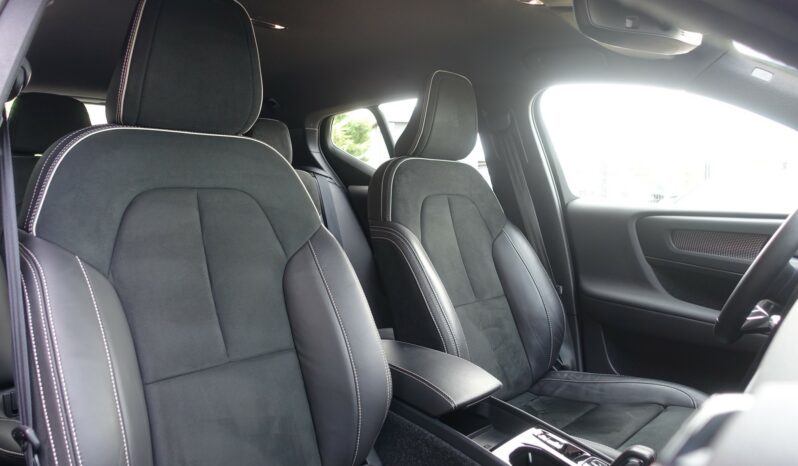 VOLVO XC 40 T4 HYBRIDE RECHARGEABLE GEARTRONIC 211 CH R-DESIGN complet