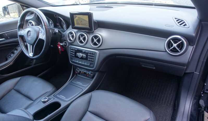 MERCEDES CLASSE CLA 220 D BERLINE 7G-DCT 163 CH complet