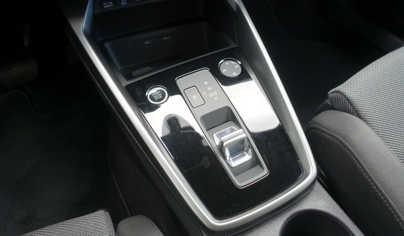 AUDI A3 SPORTBACK 45 COMPETITION TFSI E TRON S-TRONIC 245 CH HYBRIDE RECHARGEABLE  S-LINE complet