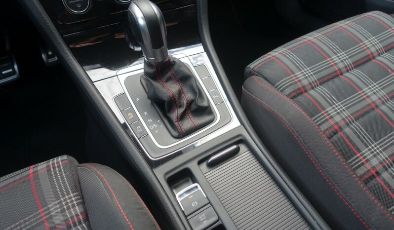 VOLKSWAGEN GOLF VII 2.0 GTI PERFORMANCE DSG7 245CH complet