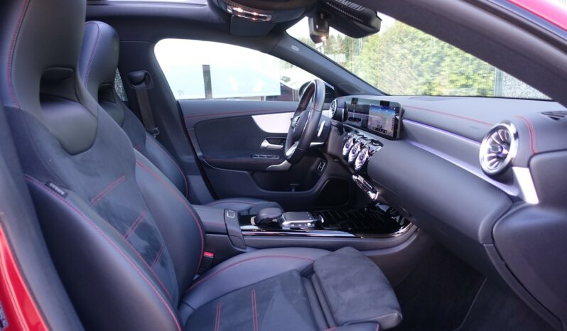 MERCEDES CLA 250 E 8G-DCT SHOOTING BRAKE 218 CH HYBRIDE RECHARGEABLE  AMG-LINE complet