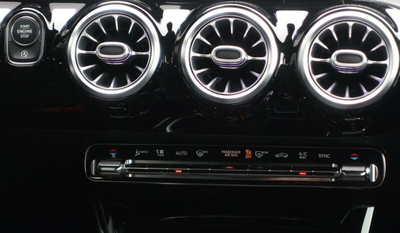 MERCEDES CLASSE A 180d AMG-LINE complet