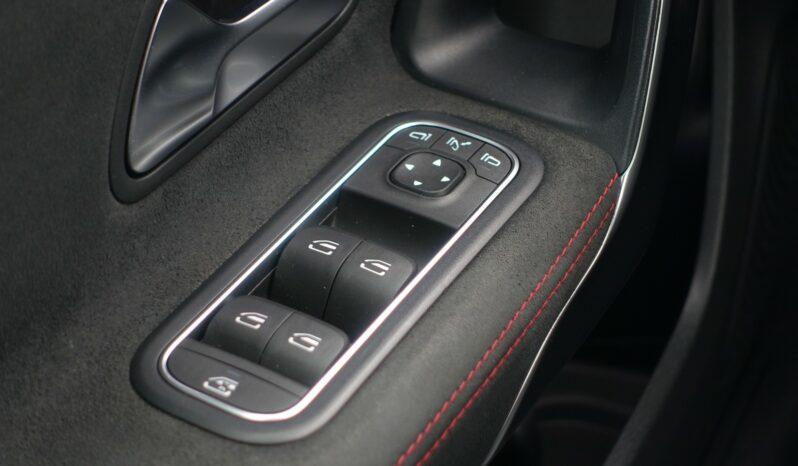 MERCEDES CLASSE A 180d AMG-LINE complet