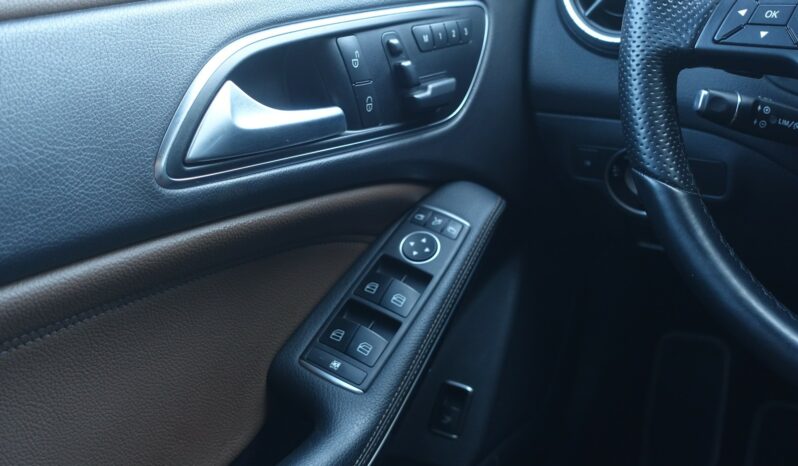 MERCEDES CLASSE CLA 200 BERLINE 7G-Dct complet