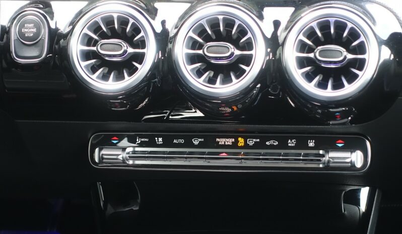 MERCEDES CLASSE A 250 E 8G-DCT 218 CH HYBRIDE RECHARGEABLE complet