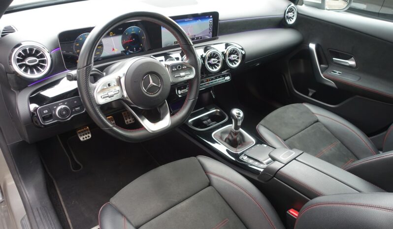 MERCEDES CLASSE A 180d AMG-LINE complet
