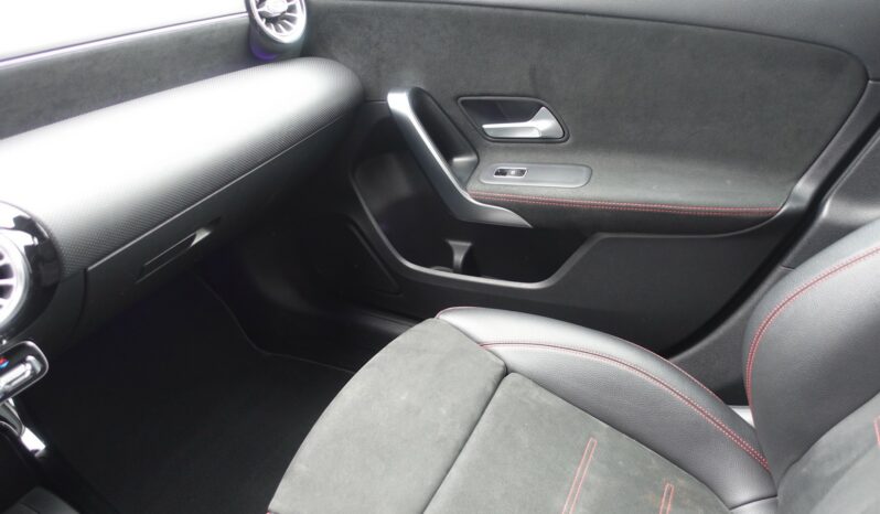 MERCEDES CLASSE A 180d AMG-LINE complet