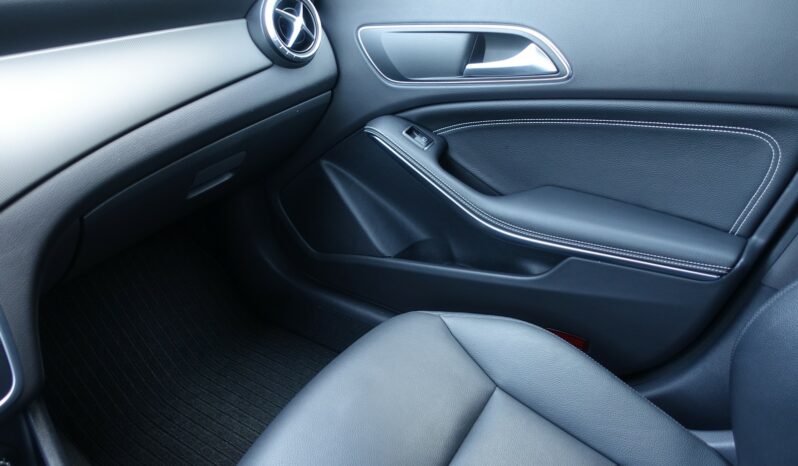MERCEDES CLASSE CLA 220 D BERLINE 7G-DCT 163 CH complet