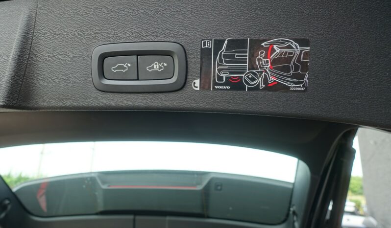 VOLVO XC 40 T4 HYBRIDE RECHARGEABLE GEARTRONIC 211 CH R-DESIGN complet