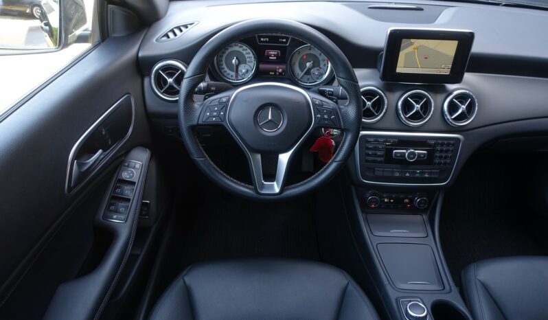 MERCEDES CLASSE CLA 220 D BERLINE 7G-DCT 163 CH complet