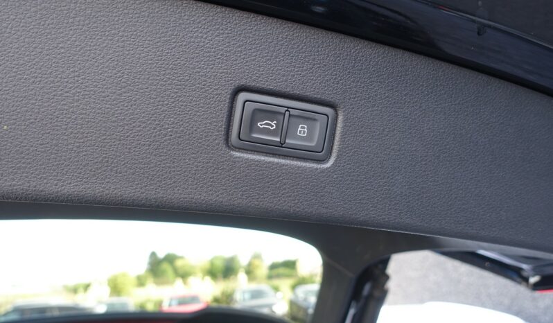 AUDI Q5 SPORTBACK 55 TFSI E QUATTRO S-TRONIC 252 CH + 115 CH HYBRIDE RECHARGEABLE S-LINE complet