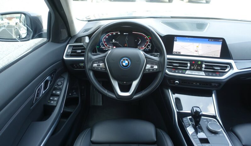 BMW 320 E TOURING HYBRIDE RECHARGEABLE 204 CH complet