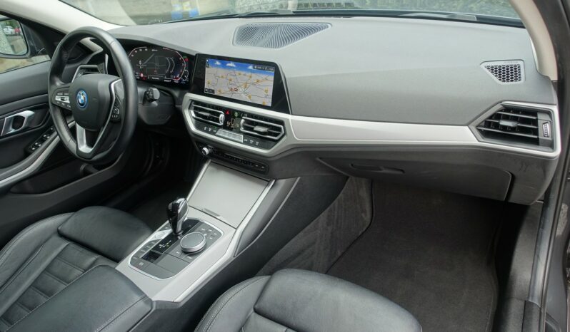 BMW 330 EA TOURING E-DRIVE HYBRIDE RECHARGEABLE BVA 184 CH + 83 KW SERIE 3 complet