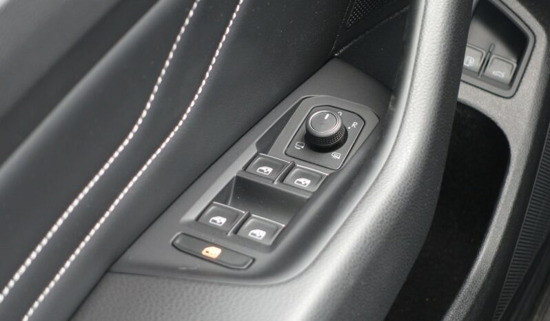 VOLKSWAGEN PASSAT SW 218 CH GTE HYBRIDE RECHARGEABLE DSG complet