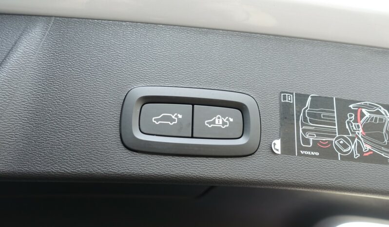 VOLVO XC40 D3 R-DESIGN complet