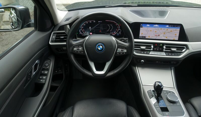 BMW 330 EA TOURING E-DRIVE HYBRIDE RECHARGEABLE BVA 184 CH + 83 KW SERIE 3 complet