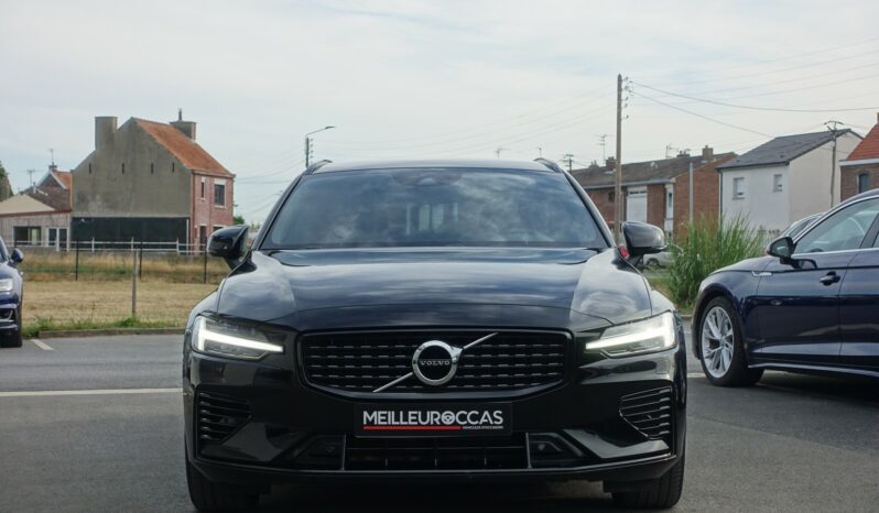 VOLVO V 60 T6 AWD GEARTRONIC 340CH HYBRIDE RECHARGEABLE R-DESIGN complet