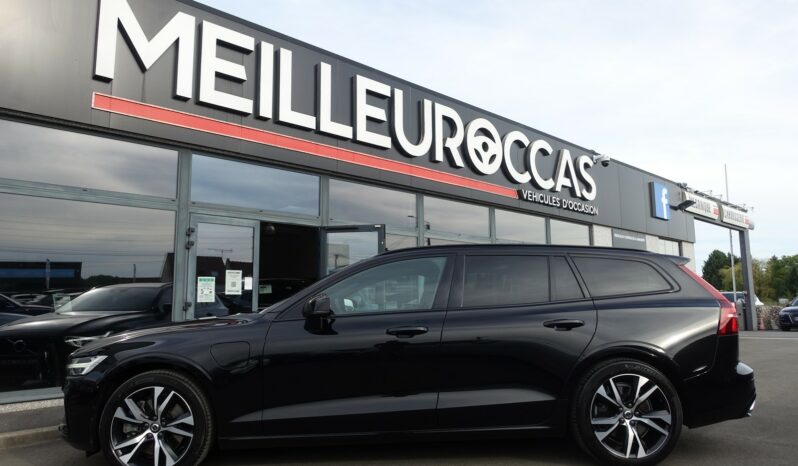 VOLVO V 60 T6 AWD GEARTRONIC 340CH HYBRIDE RECHARGEABLE R-DESIGN complet