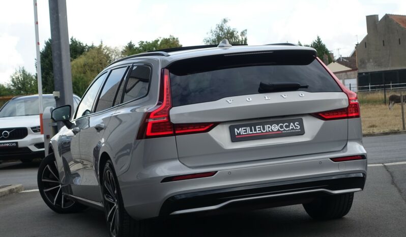 VOLVO V 60 T6 AWD GEARTRONIC 340CH HYBRIDE RECHARGEABLE R-DESIGN complet