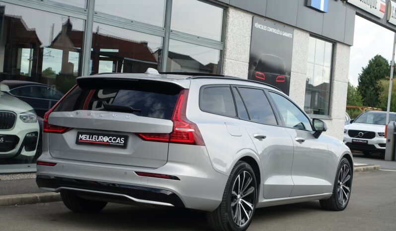 VOLVO V 60 T6 AWD GEARTRONIC 340CH HYBRIDE RECHARGEABLE R-DESIGN complet