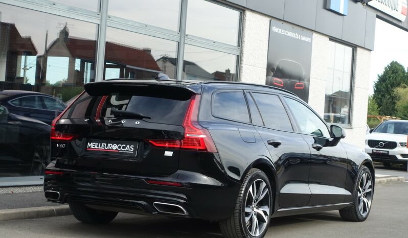 VOLVO V 60 T6 AWD GEARTRONIC 340CH HYBRIDE RECHARGEABLE R-DESIGN complet