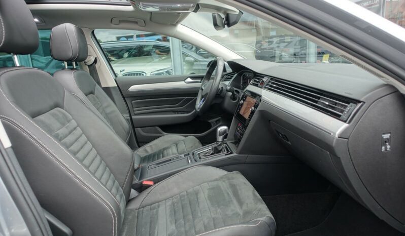 VOLKSWAGEN PASSAT SW 218 CH GTE HYBRIDE RECHARGEABLE DSG complet