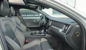 VOLVO V 60 T6 AWD GEARTRONIC 340CH HYBRIDE RECHARGEABLE R-DESIGN complet