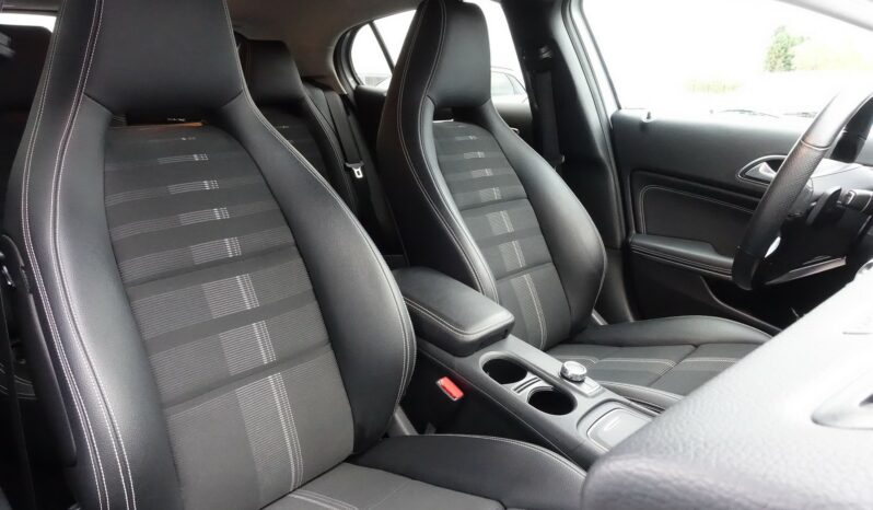 MERCEDES CLASSE GLA 180 7G-DCT complet