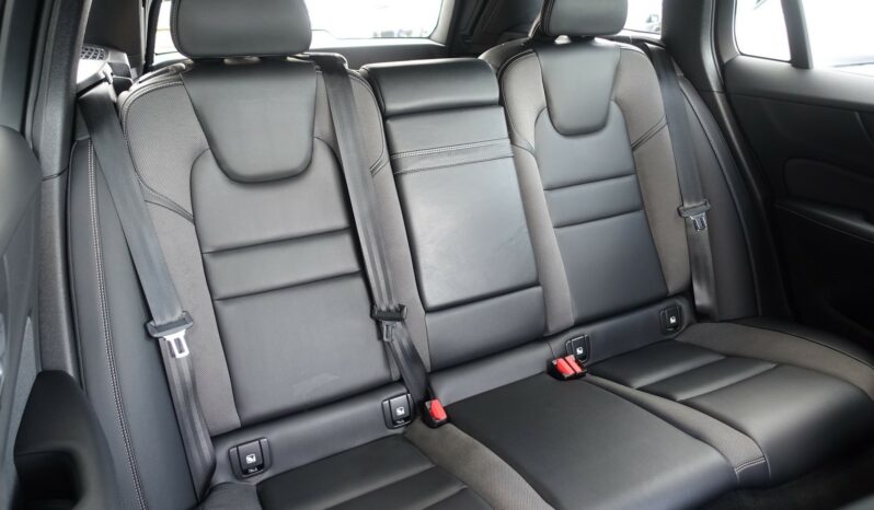VOLVO V 60 T6 AWD GEARTRONIC 340CH HYBRIDE RECHARGEABLE R-DESIGN complet