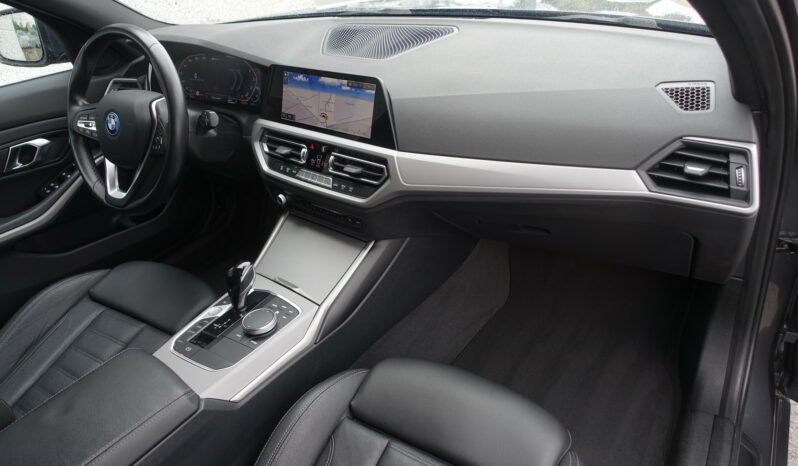BMW 320 E TOURING HYBRIDE RECHARGEABLE 204 CH complet