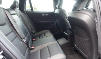 VOLVO V 60 T6 AWD GEARTRONIC 340CH HYBRIDE RECHARGEABLE R-DESIGN complet
